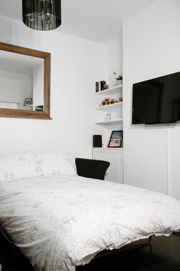 Gorgeous 3 Bedroom Victorian Townhouse Lisburn Ngoại thất bức ảnh